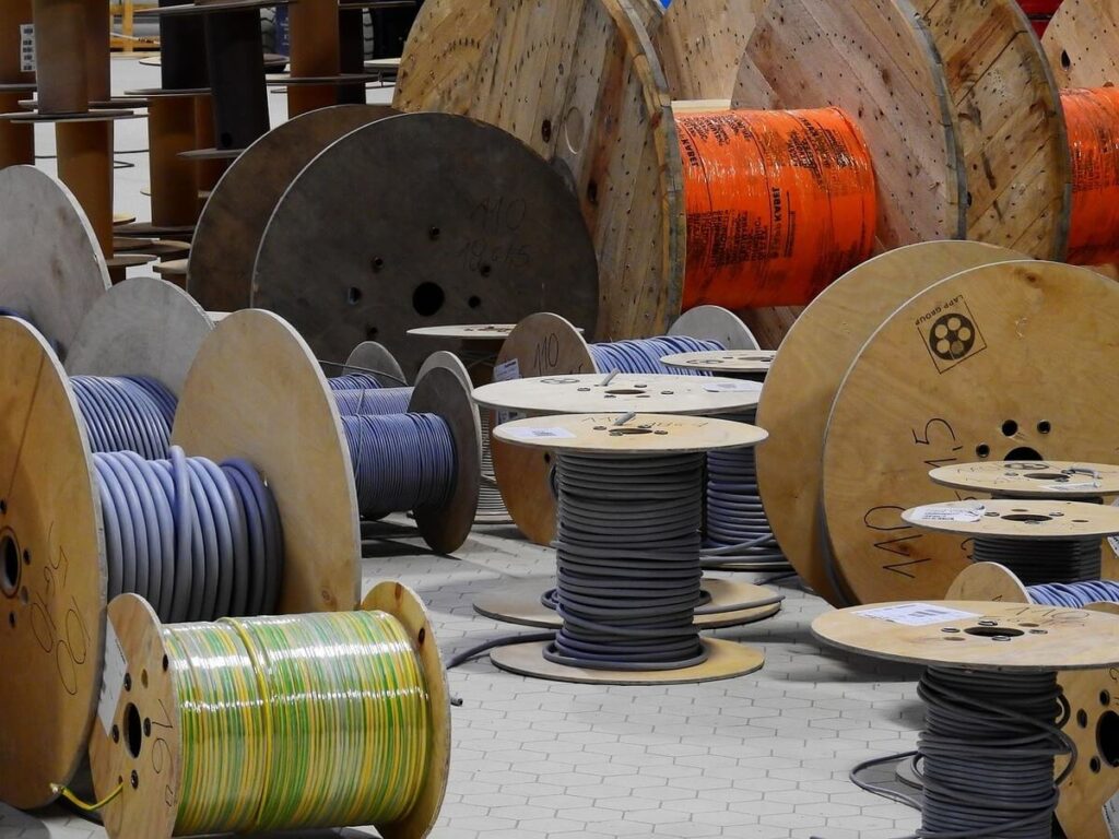 Carretes de cables eléctricos